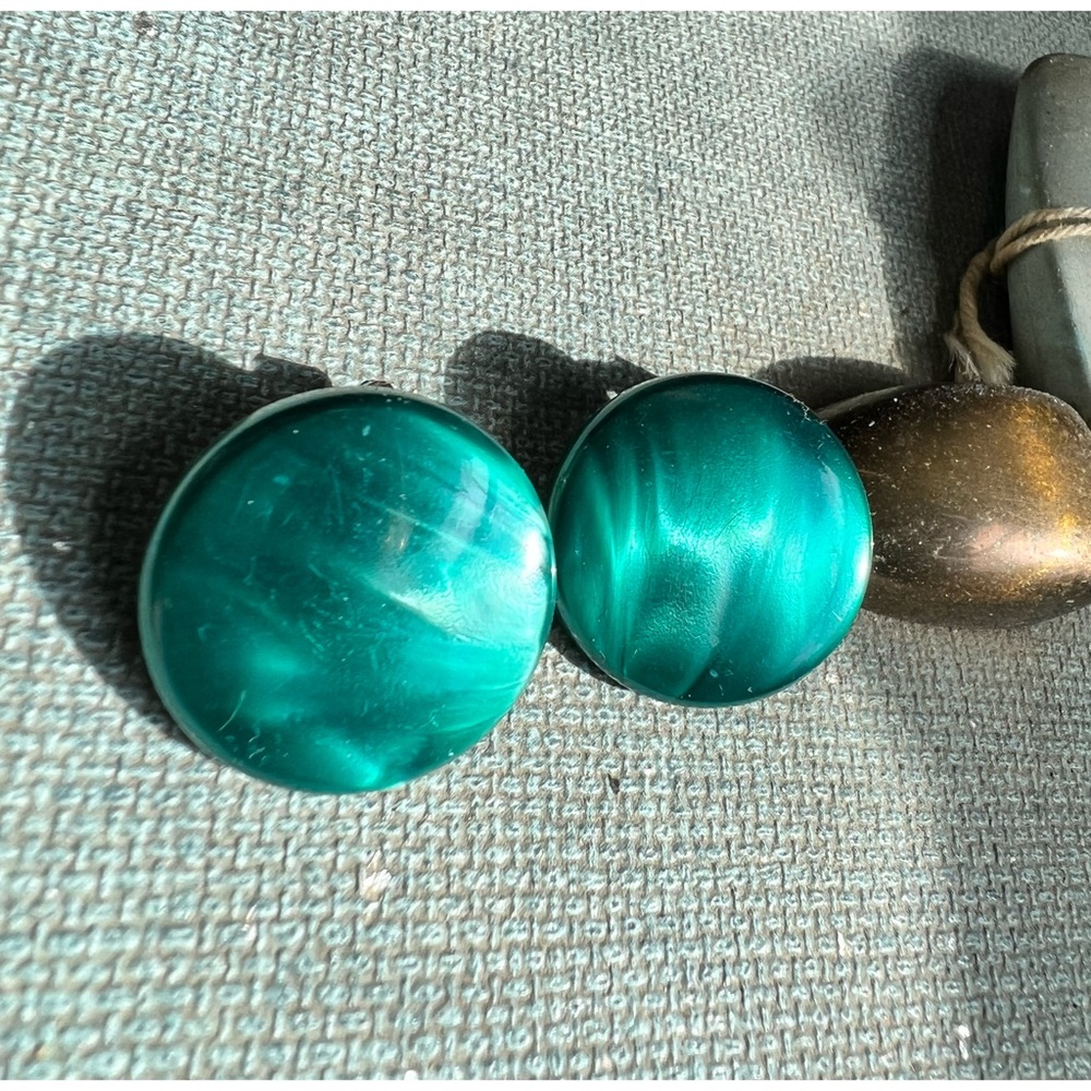 Vintage 80s plastic turquoise ear clips